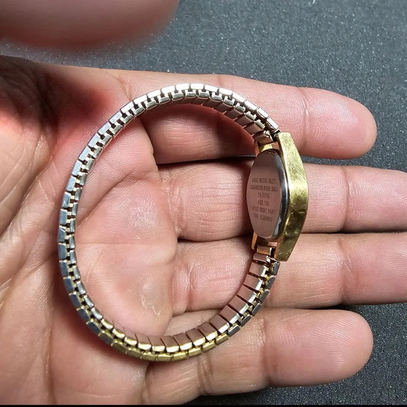 Armitron Diamind Quartz Ladies Watch Gold Tone Black Dial Working 25/5116 - Picture 6 of 9